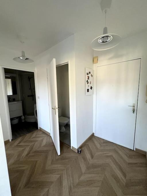 Appartement Neuf Avec Balcon Et Parking Prive Caen Zewnętrze zdjęcie