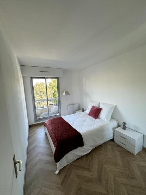 Appartement Neuf Avec Balcon Et Parking Prive Caen Zewnętrze zdjęcie