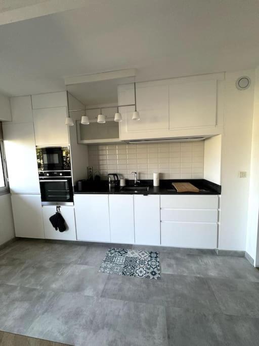 Appartement Neuf Avec Balcon Et Parking Prive Caen Zewnętrze zdjęcie