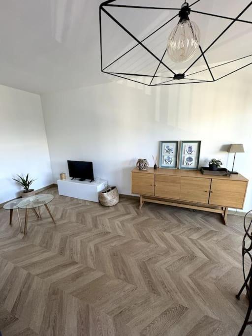 Appartement Neuf Avec Balcon Et Parking Prive Caen Zewnętrze zdjęcie